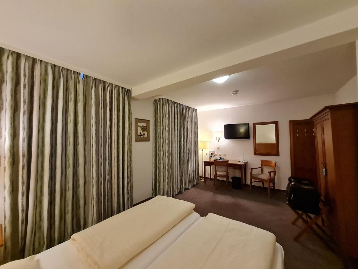 Hotel Waldquelle - Baumhaushotel Aerzen Esterno foto