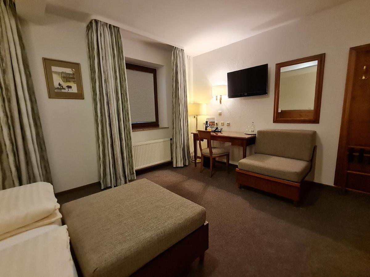 Hotel Waldquelle - Baumhaushotel Aerzen Esterno foto