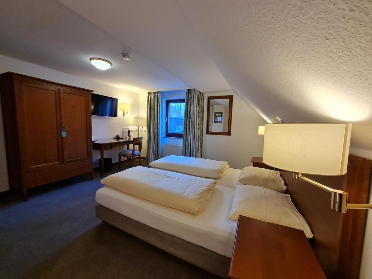 Hotel Waldquelle - Baumhaushotel Aerzen Esterno foto