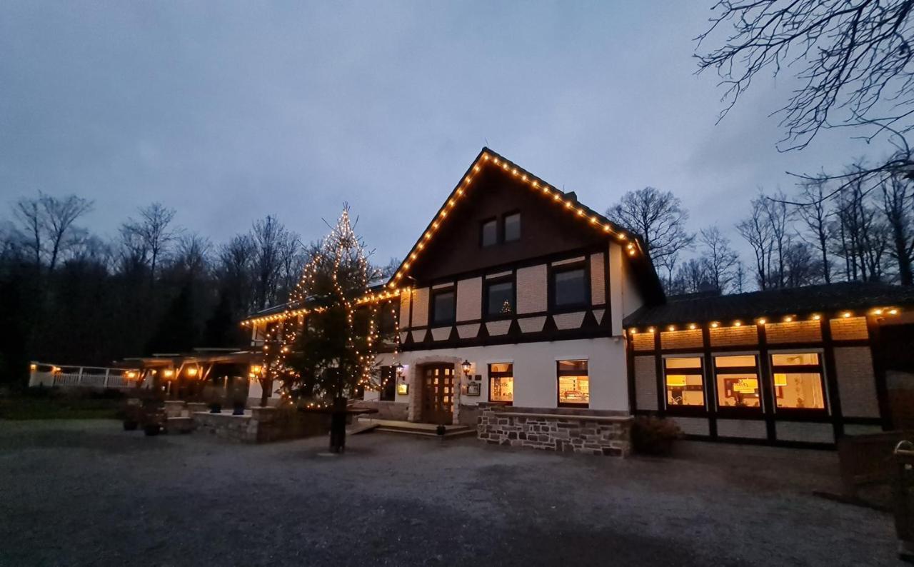 Hotel Waldquelle - Baumhaushotel Aerzen Esterno foto